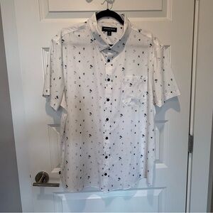 Mizzen+Main White Beach Vacation Short Sleeve Shirt